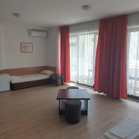 за гости мистрал Guest house Primorsko