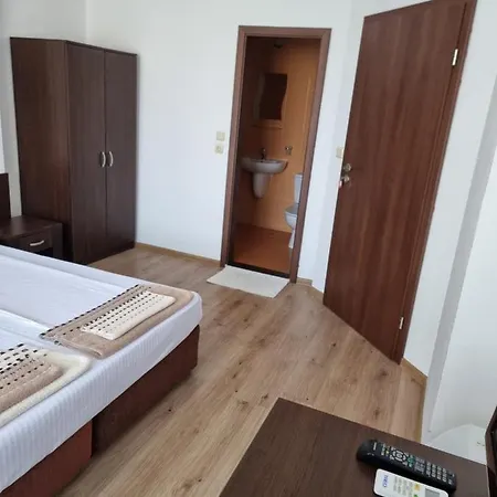 за гости мистрал Guest house