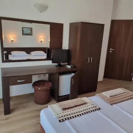 за гости мистрал 3*